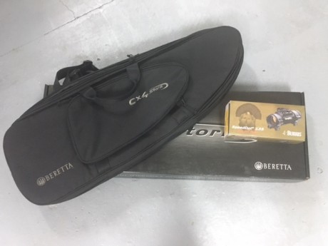 Practicamente a estrenar, no mas de 100 disparos, con los siguientes accesorios :
- Visor punto rojo BURRIS 00