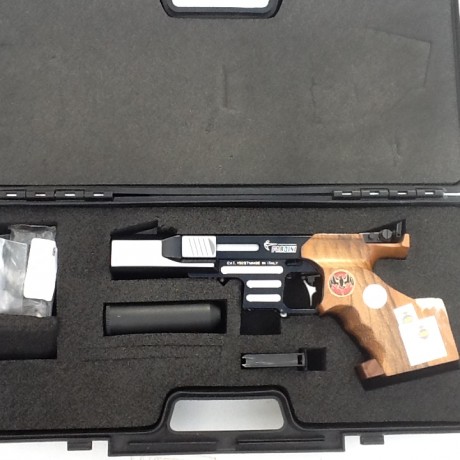 Vendo pistola PARDINI SP1 RF electrónica con todo, maletín, llaves, cargadores, manual. Cacha sin retocar 02