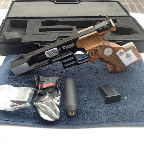 Vendo pistola PARDINI SP1 RF electrónica con todo, maletín, llaves, cargadores, manual. Cacha sin retocar 01