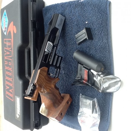 Vendo pistola PARDINI SP1 RF electrónica con todo, maletín, llaves, cargadores, manual. Cacha sin retocar 00