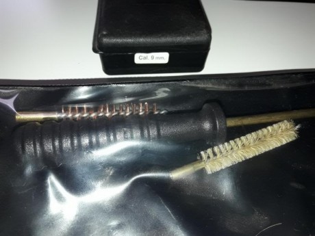 Vendo estos dos juegos de baquetas para limpieza de armas cal 38 y 9mm. No Se an usado nunca. Están en 01