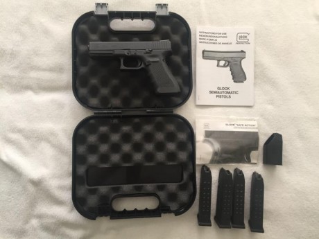  Vendo pistola GLOCK 17 4ª generación con poco uso y con extras, por 350 euros.

La pistola tiene cambiado 30