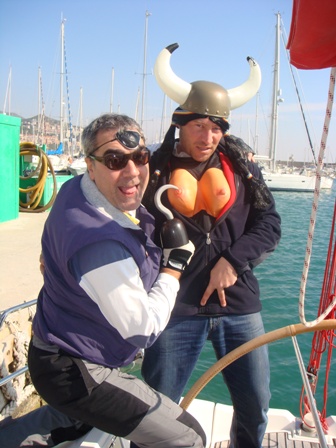 Estoy armando un bergantin-goleta para la guerra al corso y no se que artilleria poner a bordo.

Mide 110