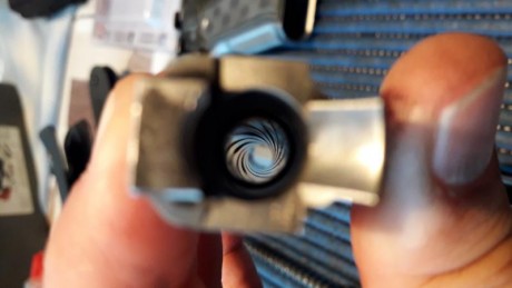 Por cambio de marca pongo a la venta esta máquina...la entregó con 5 cargadores y funda de extracción 10