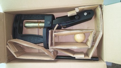 Se vende Prensa nueva (sin estrenar) SmartReloader modelo Omega 800. Precio 45€ + portes.
También vendo 02