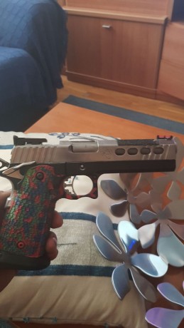 Un compañero de Club, vende su STI EDGE de IPSC. La compró de segunda mano pensando q podría usarla en 01