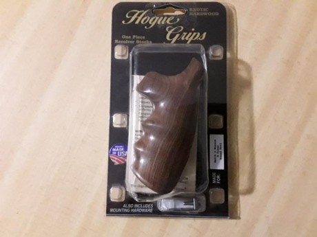 Cachas Hogue en madera Pau Ferro para revolver S&W armazón N (RB), 55€ .Son nuevas.
 20171015_235231.jpg 01