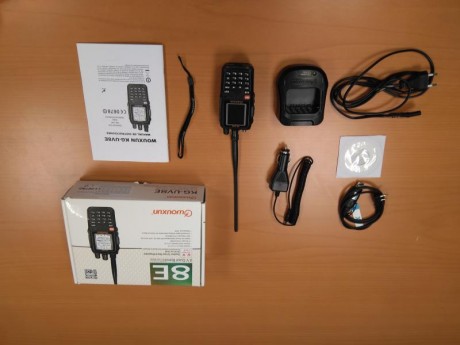 Buenos días,

  ¡¡¡¡¡¡VENDIDA!!!!!  

Se vende  Emisora Bibanda WOUXUN KG-UV8E. 

 El conjunto se compone 01