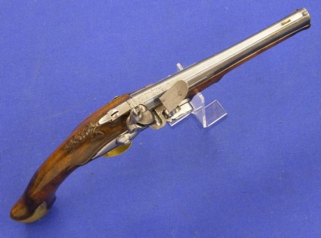 Voy a colocar unas fotos de un arma larga alemana de llave de mecha del siglo XVI. 62