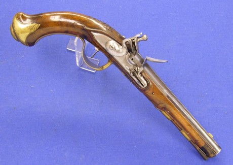 Voy a colocar unas fotos de un arma larga alemana de llave de mecha del siglo XVI. 60