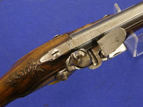 Voy a colocar unas fotos de un arma larga alemana de llave de mecha del siglo XVI. 71