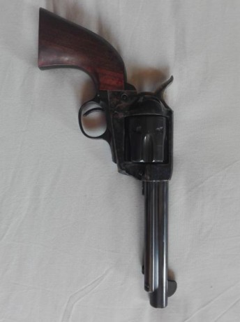 Hola compañeros del foro, Pongo a la venta mi revolver Pietta, réplica del Pacemaker de 1873, calibre 02