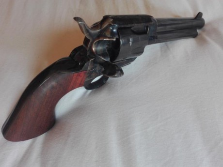 Hola compañeros del foro, Pongo a la venta mi revolver Pietta, réplica del Pacemaker de 1873, calibre 01