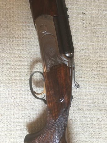 Vendo rifle Express Bettinsoli calibre 9,3x74R
Pocos disparos, estado excelente
Incluye maletín de piel 01