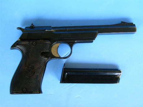 Pistola Star FR Sport calibre 22 con un cargador.
Se vende por no utilizarla. En perfecto estado de funcionamiento, 00