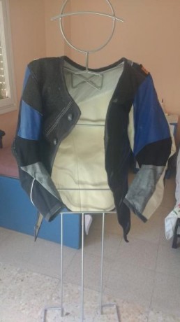 Vendo chaqueta de tiro Kurt Thune Prone.Talla 50.Esta chaqueta de tiro es especial para la posicion de 02