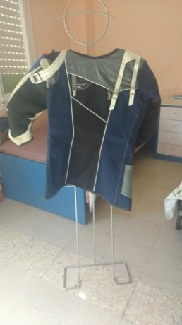 Vendo chaqueta de tiro Kurt Thune Prone.Talla 50.Esta chaqueta de tiro es especial para la posicion de 01