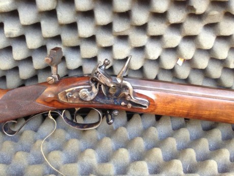 Vendo fusil Mortimer de Pedersoli cal. 54 con correa y cañon Green Mountain. Se vende por falta de uso. 00