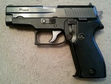   Hola a tod@s!

Vendo en Madrid Sig Sauer P225 guiada en "F".
Calibre 9mm PB.

Se entrega con 01