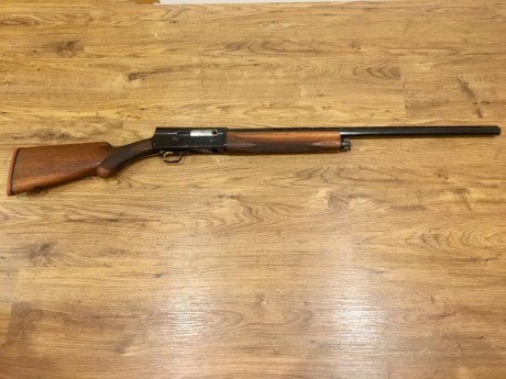 Vendo escopeta clásica Auto 5 calibre 12, pretina repavonada, culata al aceite, muy buen estado, choques 00