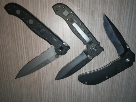 CRKT M16 13 Z
zytel medio serrado mano
Hoja de acero AUS4
Longitud cerrada: 12.06cm
Abierto Longitud: 01