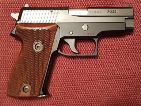   Hola a tod@s!

Vendo en Madrid Sig Sauer P225 guiada en "F".
Calibre 9mm PB.

Se entrega con 22