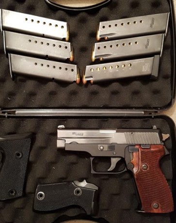   Hola a tod@s!

Vendo en Madrid Sig Sauer P225 guiada en "F".
Calibre 9mm PB.

Se entrega con 20