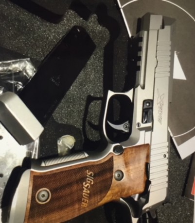 Pistola SIG SAUER X FIVE CLASSIC, igual que nueva, 150 disparos, dos cargadores, estuche, documentación 01