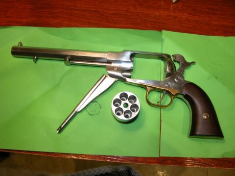 Vendo revolver Remington en inox. de la marca Pietta, está como nuevo , tiene tres años y poquísimos disparos 02