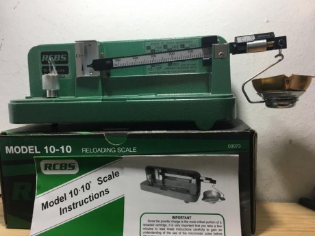Buenas, vendo bascula RCBS  10/10 analogica con unos dias de uso
Esta completamente nueva  
 Creo que 02