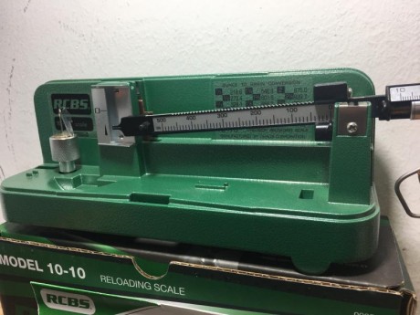 Buenas, vendo bascula RCBS  10/10 analogica con unos dias de uso
Esta completamente nueva  
 Creo que 01
