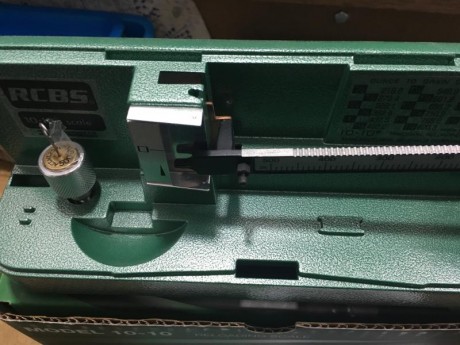 Buenas, vendo bascula RCBS  10/10 analogica con unos dias de uso
Esta completamente nueva  
 Creo que 11