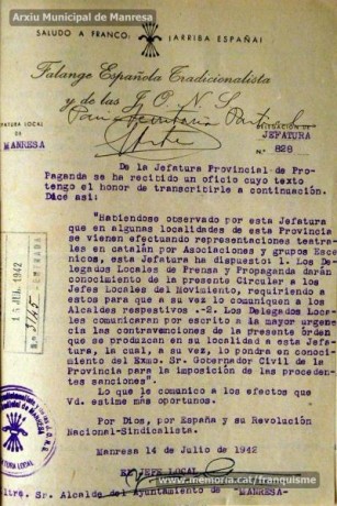 En otra conversación surgió el espinoso asunto del adoctrinamiento político en los colegios catalanes. 110