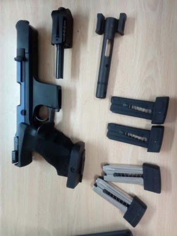 Hola, vendo pistola Hammerli SP20 RRS, calibre 32s&w con kit del 22, pocos diparos, por 850€. 02