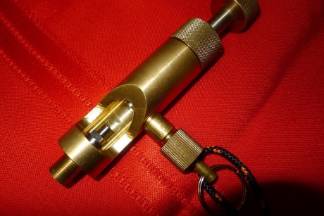 Se vende esta bonita y extremadamente  rara llave de fuego de percusión para cañón de avancarga. Proviene 01