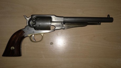 Lo dicho, vendo revolver de avancarga de la marca Uberti, Remington new model army del calibre .44

El 01