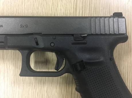 Buenas 

Vendo:
Pistola GLOCK
Modelo 34
Calibre 9 mm
Generacion 4
Dos cargadores
Backtrap 
Maletín abs 10
