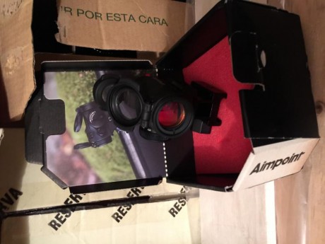Buenos días a todos;

Vendo visor punto rojo AIMPOINT MICRO H-2 2MOA, con sólo tres días de uso, con alzador 01