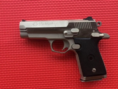 -Pistola en excelente estado,sin apenas uso,comprada por capricho. Es de 9mm pb, guiada en F,tiene caja 01
