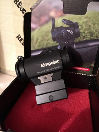 Buenos días a todos;

Vendo visor punto rojo AIMPOINT MICRO H-2 2MOA, con sólo tres días de uso, con alzador 21