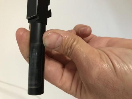 Vendo Glock 23 en perfecto estado con dos cargadores, miras regulables y rabera prolongada. Se adjunta 41