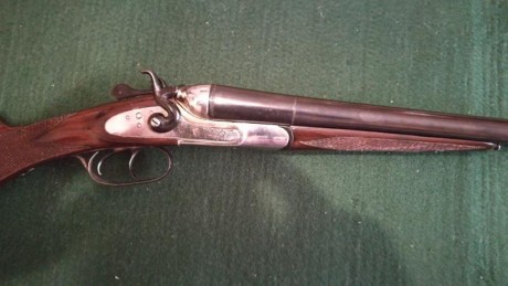 Vendo escopeta de perrillos antigua de la marca Sarasqueta del calibre 12. Esta restaurada.
El arma esta 00