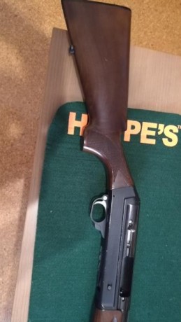 VENDO Benelli SL121 calibre 12, funciona perfectamente y está en perfecto estado. La escopeta se encuentra 12