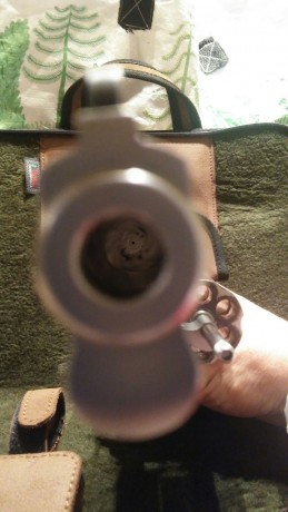 Buenas, un amigo vende este revolver, perfecto estado estético y de tiro, se encuentra en Pontevedra y 10