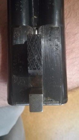 Vendo escopeta de perrillos antigua de la marca Sarasqueta del calibre 12. Esta restaurada.
El arma esta 40