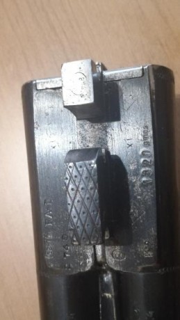 Vendo escopeta de perrillos antigua de la marca Sarasqueta del calibre 12. Esta restaurada.
El arma esta 50