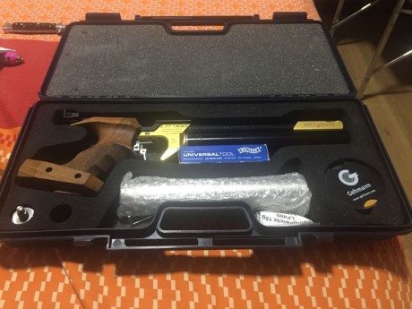 Se vende pistola IMPOLUTA, se compro a finales de Febrero.

Es una versión especial conmemorativa de los 11