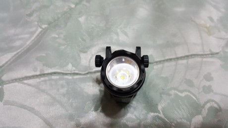  ***VENDIDA***

***La linterna ha sido vendida, gracias a todos por el interés*** 

Vendo linterna táctica 02