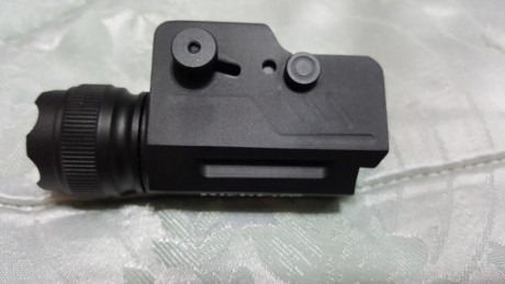  ***VENDIDA***

***La linterna ha sido vendida, gracias a todos por el interés*** 

Vendo linterna táctica 01