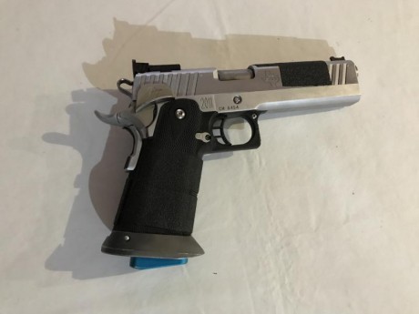 Buenas.
Como ya hace un año que me pasé al 40, vendo mi STI EDGE en Inox. por no usarla.

La pistola está 00